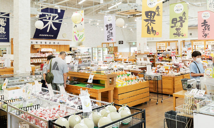産直市場の青果売り場